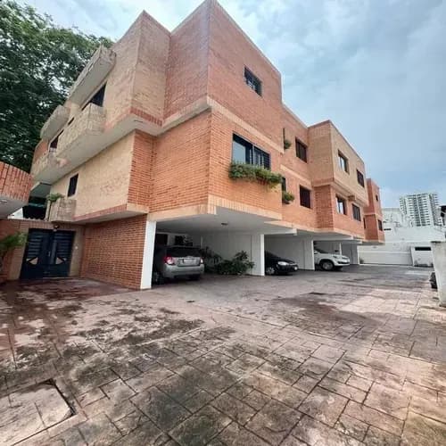 Marisela Correa Vende Tonwhouse En Res. Marimar El Parral