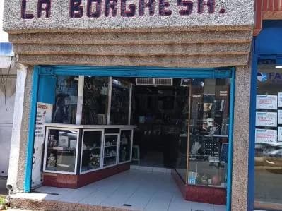 Local comercial frente a C.C. Concorde en Porlamar