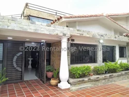 Casa En Venta En Santa Monica Magnifica Y Muy Bien Ubicada Yf