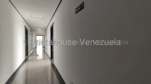 Mehilyn Perez Alquila Oficina De Estilo Vanguardista Lista Para Ocupar En Moderno Edificio Empresarial Al Este Barquisimeto,lara