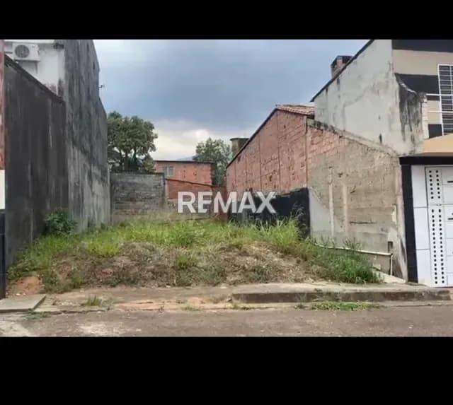 SE VENDE TERRENO EN STA TERESA