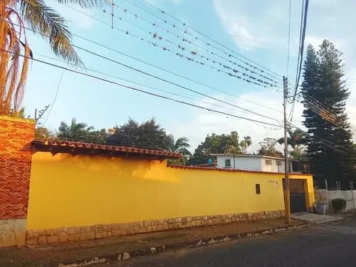 Casa En Alquiler Mas Anexo, Excelente Clima De Montaña, Agua De Manantial, En Colinas De Guataparo. (m.g 18-05-26)