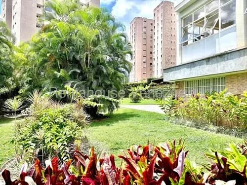 Apartamento En Santa Paula Con Vista Panorámica Al Ávila. Cocina A Gas. Maletero. 26-19166 Js