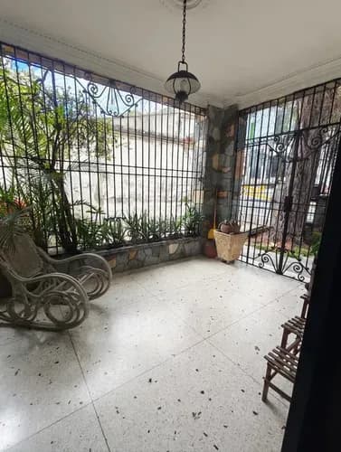 Se Vende Casa En La Parte Alta De La Florida Clima Fresco Cerca De La Cota Mil Con Árboles Frutales