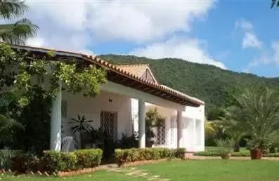 Hermosa Quinta Con Piscina Operativa. Ideal Proyecto Turístico Cerca De Juan Griego.