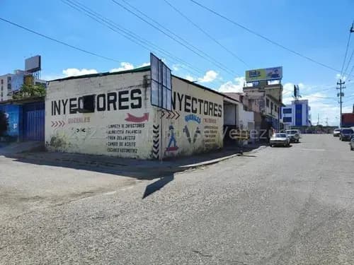 Ivonne Bracho Vende Local Comercial Ideal Para Talleres Mecánicos O Cualquier Actividad Comercial En Pleno Centro De Barquisimeto. Mls #24-9967