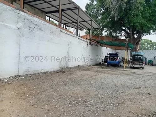 Amplio Terreno Inm 26-5734, Plano, En Zona De Prestigio En Valencia A Pocos Metros De La Av Bolivar Norte Con Gran Ubicación