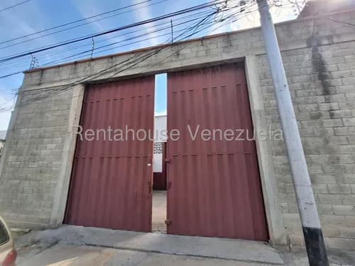 Dennymar, Alquila Espectacular Galpon En Barquisimeto En La Zona Industrial I, Con 400m2, En Optimas Condiciones, Muy Conservado, Con Mucho Potencial B6a10113.