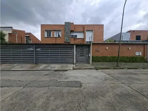 Casa En Venta. Lujo Moderno En Lomas De La Lagunita | Remodelada