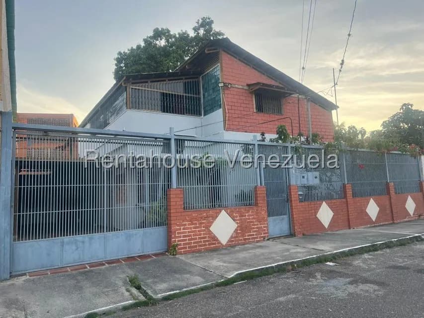 Casa (Duplex) en Venta en Zona Oeste, Lara