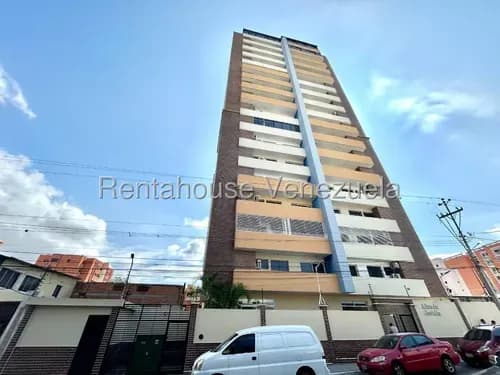 Dennymar, Ofrece En Alquiler Este Bello Apartamento Comodo En Optimas Condiciones, Con Acabados Modernos, Con Planta Electrica, Con 3 Habitaciones, 2 Baños. Contactame B6a19356.