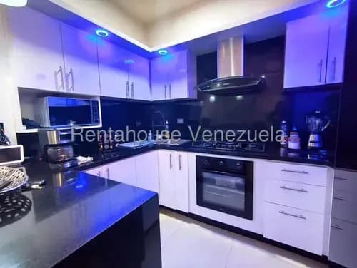 Naudy Escalona & Maribel Morillo Asesores Inmobiliarios De Rentahouse Venden Moderna Y Acogedora Casa En Cabudare 26-18571 Lara