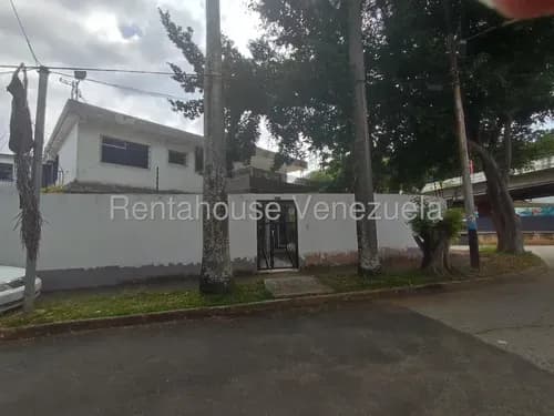 Se Alquila Una Amplia Y Estratégica Casa Los Colorados - Valencia (inm 26-10218) Perfectamente Acondicionada Para Funcionar Como Sede Corporativa. Solo Clientes