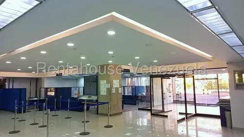 Excelente Local En Venta Los Cortijos De Lourdes Muy Negociable Amc