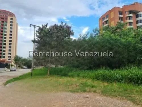 Venta Terreno De 1300m2 Con Alto Potencial Para Proyectos De Alta Gama En El Triángulo Del Este Barquisimeto,lara Rc