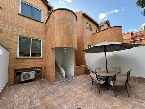 Townhouse En Venta Urb. Terrazas Del Country Valencia, Pozo Y Tranque De Agua, Planta Eléctrica Total, Doble Anillo De Seguridad, Helipuerto Y Cancha De Tenis. Dapo