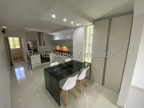 Apartamento En Alquiler Colinas De La Tahona Vista Panorámica #26-18170 Magaly