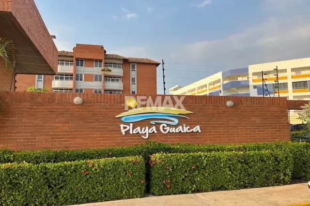 Bello Apartamento en Alquiler. Ubicado Conjunto Residencial Playa Guaica - Lechería.