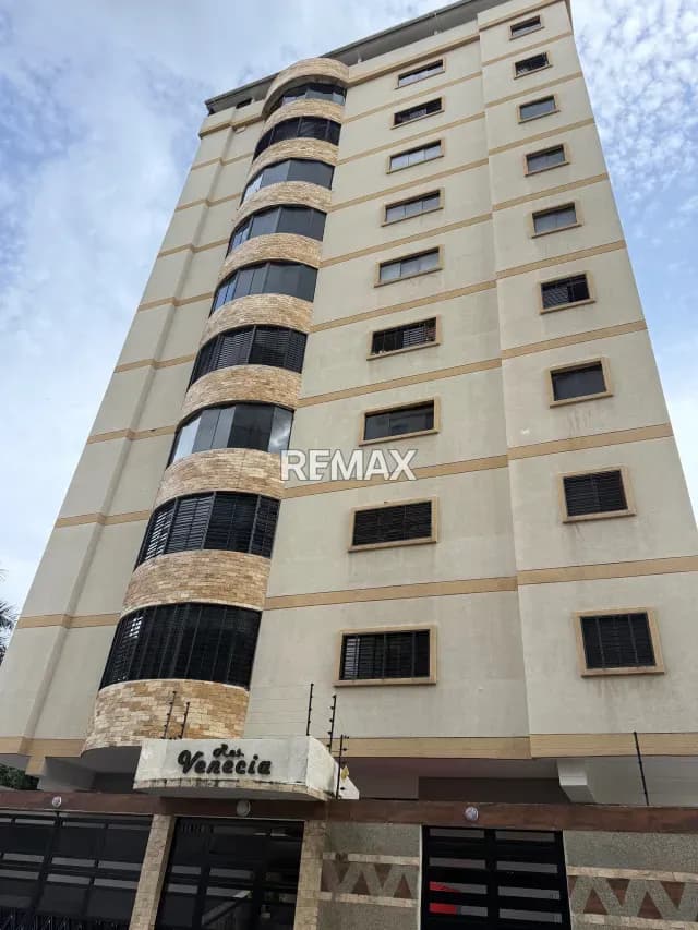 EN VENTA APARTAMENTO EN LA URBANIZACIÓN SAN ISIDRO MARACAY
