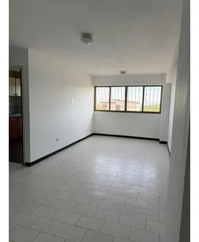 Alquilo Apartamento 80m2 Los Teques 7747
