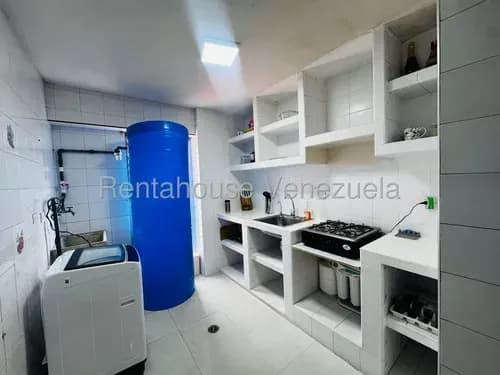 # 26- 18535 Alquiler Apartamento Semi Amoblado Centro Cabudare,lara (gm)