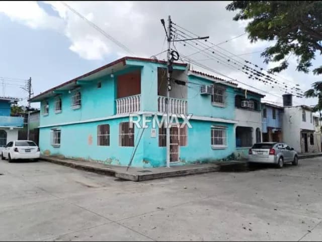 En venta casa dos plantas