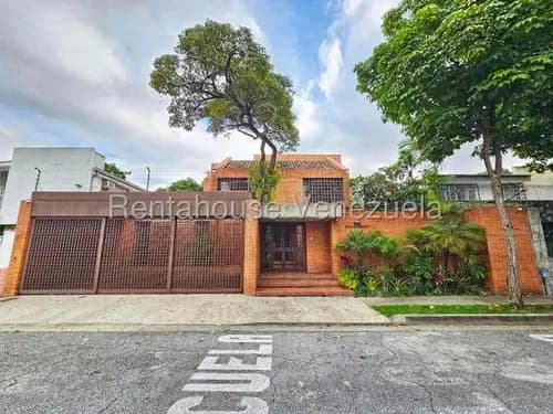 Casa ( 2 Niveles / Remodelada / Equipada ) ) Venta La Floresta Mls - 25-24093