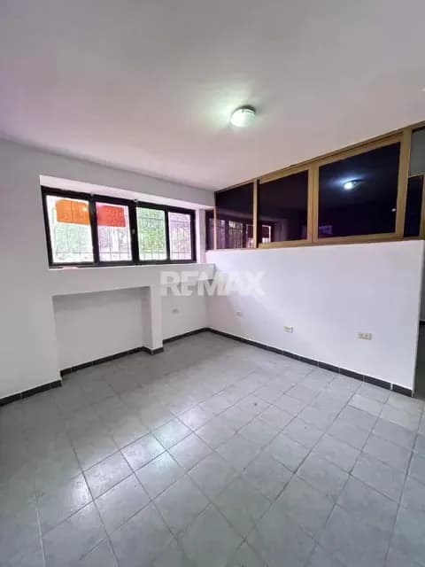 Oportunidad de Alquiler en El Viñedo, Local Comercial con Agua constannte, estacionamiento y Acceso a Autopista