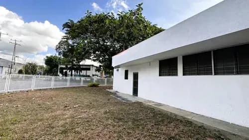 C-8341. Alexora Tiene En Venta Excelente Casa Comercia Ubicada En La Urb. El Recreo En Valencia. (7,5,30)