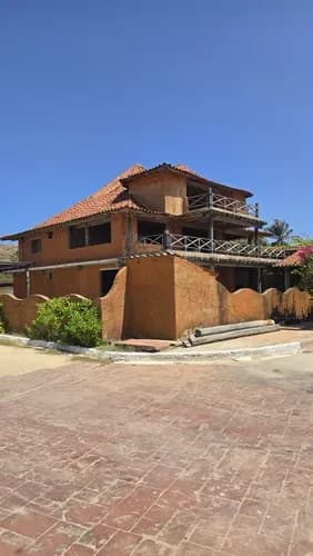 Puerto Real. Casa Estilo Caribeño En Venta, Obra Blanca. 80% Avance De Obra, A Pocos Pasos De La Playa. Piscina.
