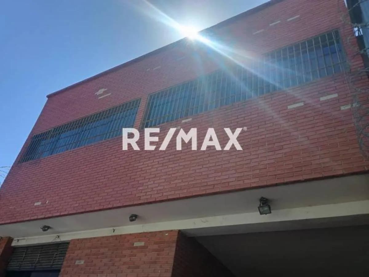 Se Vende Edificio Industrial en Boleita Sur