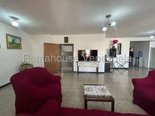 Venta Apartamento Sin Cortes De Luz | Centro-oeste | 3 Hab + Family Room | Ubicación Estratégica En El Centro Barquisimeto