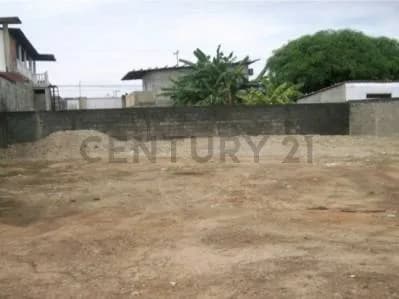 Se vende terreno ubicado en la Urb. Prados de Barinas.