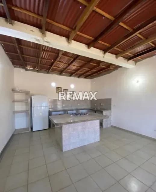 CASA CON TERRENO EN JUAN GRIEGO, MUNICIPIO MARCANO, ISLA DE MARGARITA.