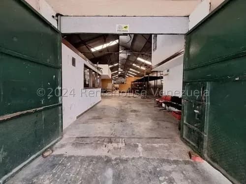Amplio Galpón De 537,96 M² Con Múltiples Posibilidades En Alquiler En Santa Rosalia, 25-3442