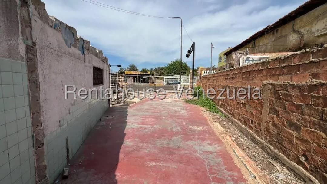 Terreno (Comercial) en Venta en La Limpia, Zulia