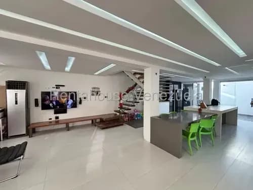 Elisa Castellano Vende Casa Moderna De Dos Niveles En Conjunto Exclusivo De Cabudare Lara
