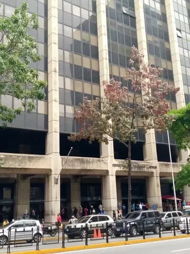 Alquilo Cubiculo Centro Financiero Latino