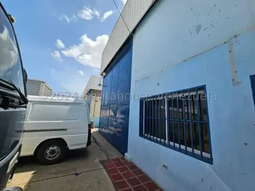 Dos Galpones En Venta En Zona Industrial Sector La Velita, # 26-11110