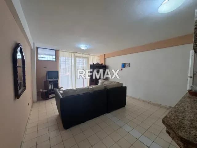 Apartamento en Venta. Urb. Santa Irene