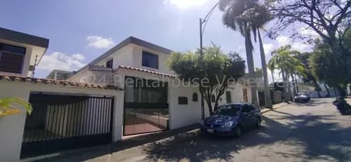 Tg Casa En Venta En Los Pomelos, En Calle Privada, Amplio Jardín, Agua Constante 26-21322