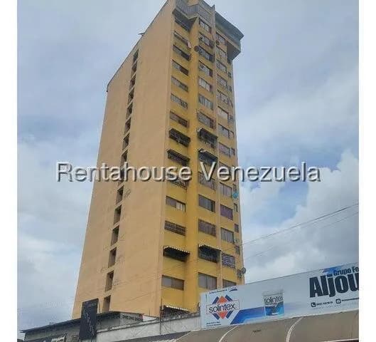 Apartamento (1 Nivel) en Venta en Los Teques, Miranda