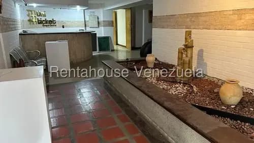 Carla Gonzalez Edificio En Venta Prados Del Este Mls #25-22292 Sc