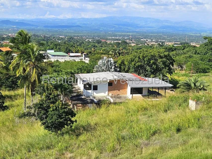 Comercial (Club Campestre) en Venta en Los Pinos, Lara