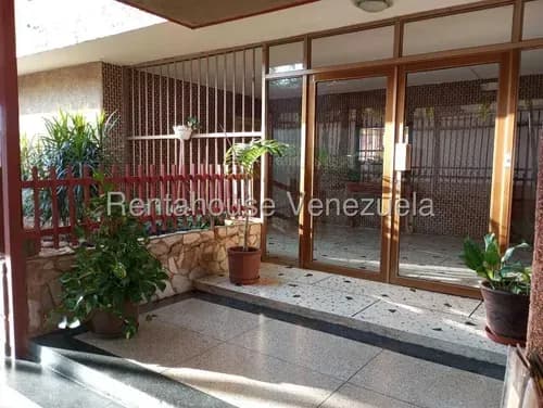 Apartamento En Venta Semi-amoblado Res. Bella Vista. As
