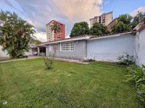 Casa En Venta Bonita Urbanizacion El Limon En Buenas Condiciones Con Anexo #25-3447 Rm