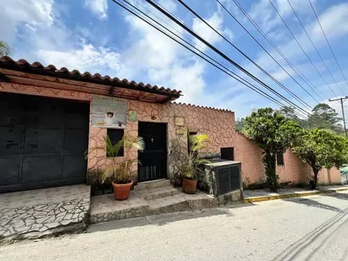 Venta De Casa En Colinas De Carrizal, Urbanización Avp, Miranda
