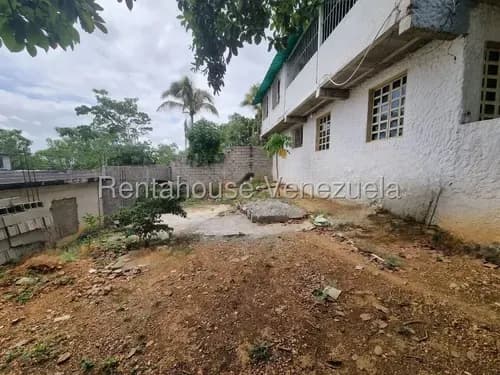 Amplia Y Cómoda Casa Con Clima De Montaña Y Árboles Frutales En Venta En Agua Viva Cabudare,lara # 26-21230 (gm)