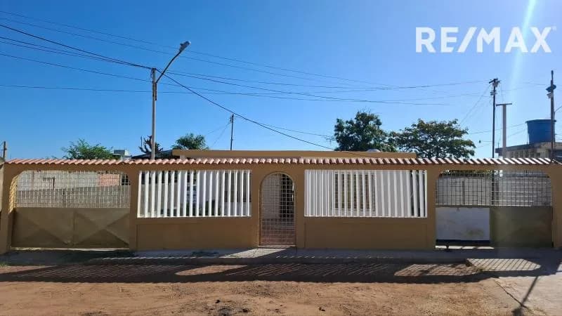 CASA AMPLIA ZONA SUR AMOBLADA SECTOR LA ARREGA