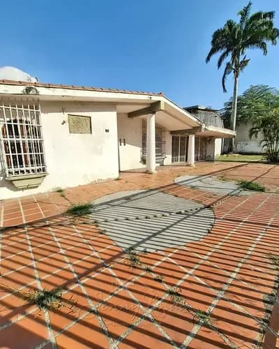 Venta Amplias Casa Unificadas Con Terreno Para Negocio En Los Caobos, Maracay Aragua
